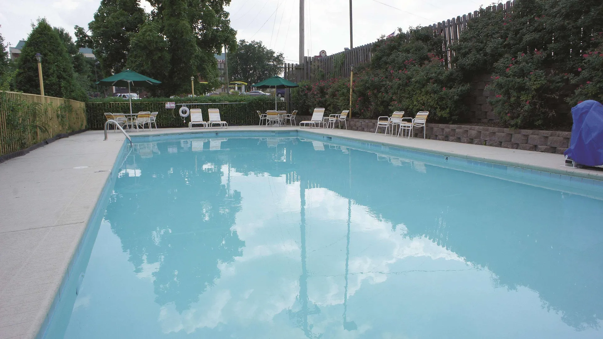 La Quinta By Wyndham Nashville Airport Hotel