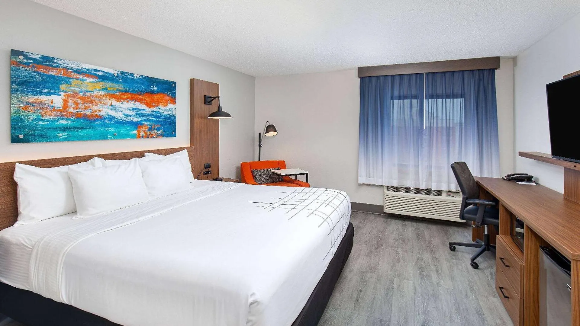 La Quinta By Wyndham Nashville Airport Hotel